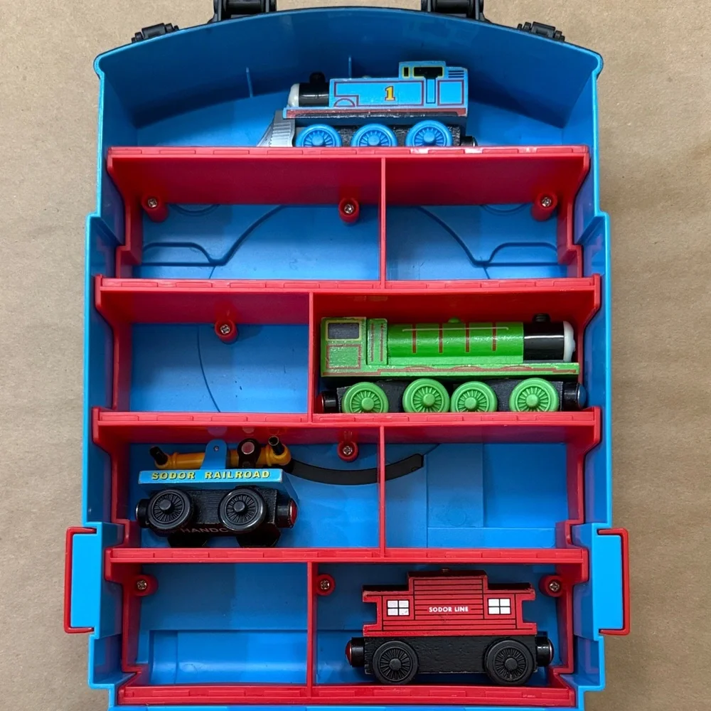 Thomas & Friends Take-n-Play Tote-A-Train Storage Case with 4 Toy Trains